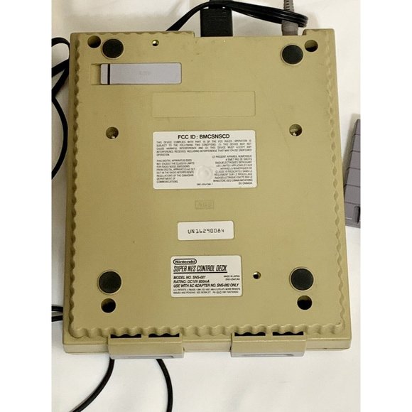 Nintendo SNES Console Controllers Cords 2 Sports Games For Parts Or Repair Only - Picture 4 of 12